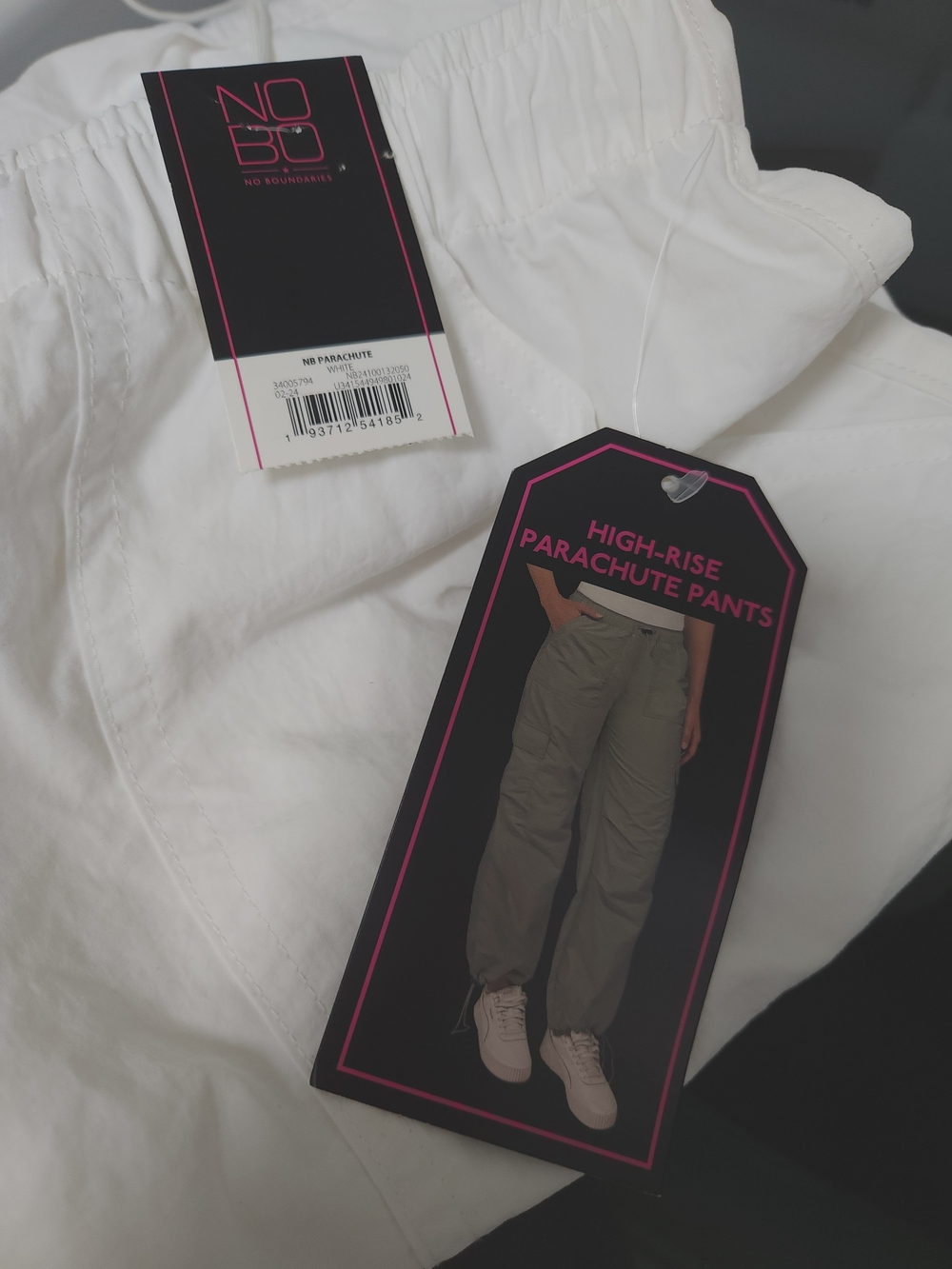 NWT No Boundaries High-Rise Parachute Cargo Pants – White – Size M (7–9) - Picture 2 of 12